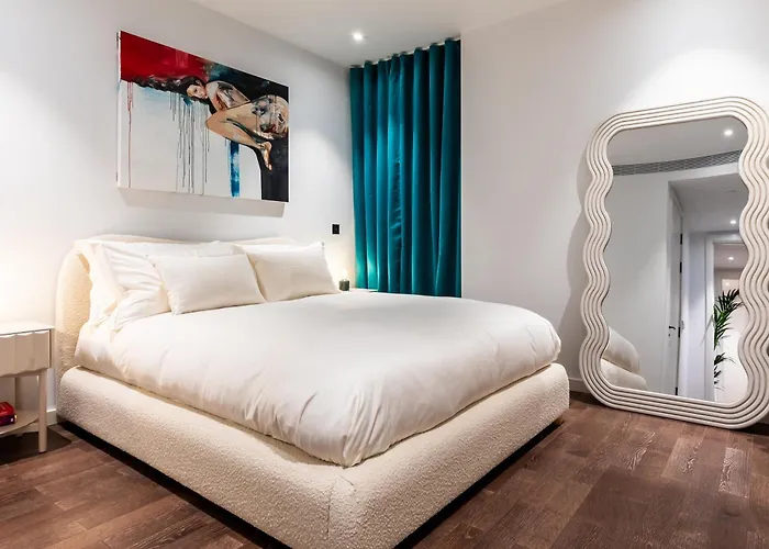Luxurious Haven In Iconic Battersea Power Station