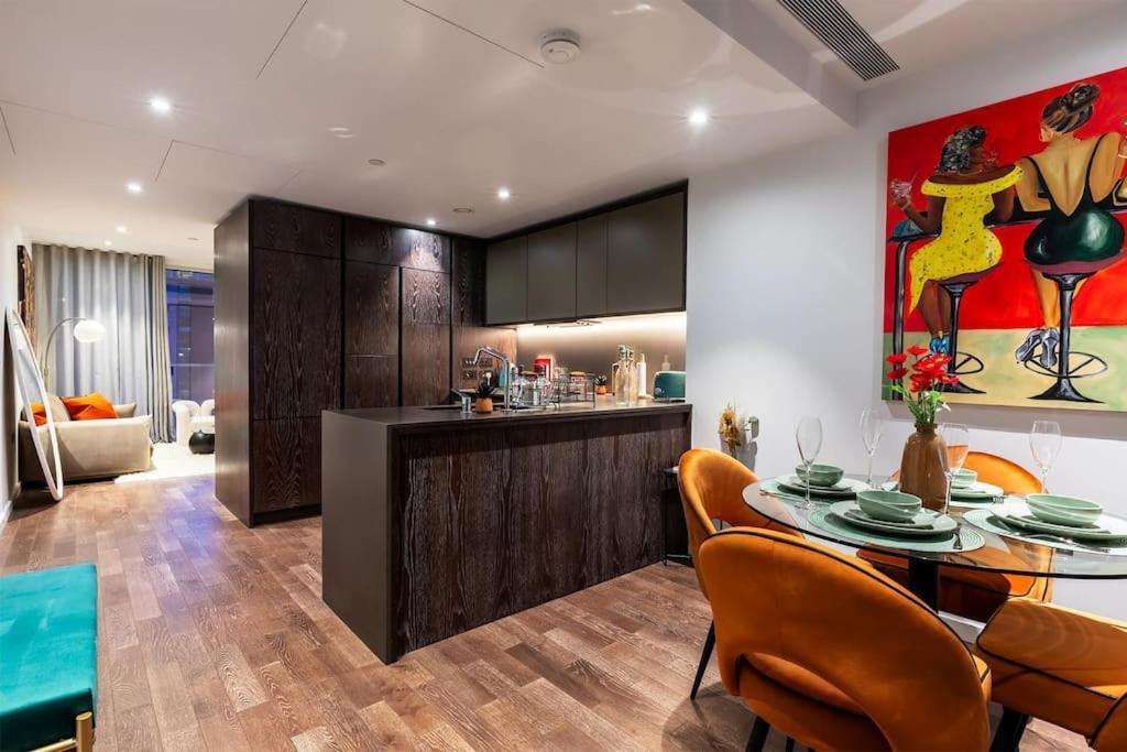 Appartamento Luxurious Haven In Iconic Battersea Power Station Londra